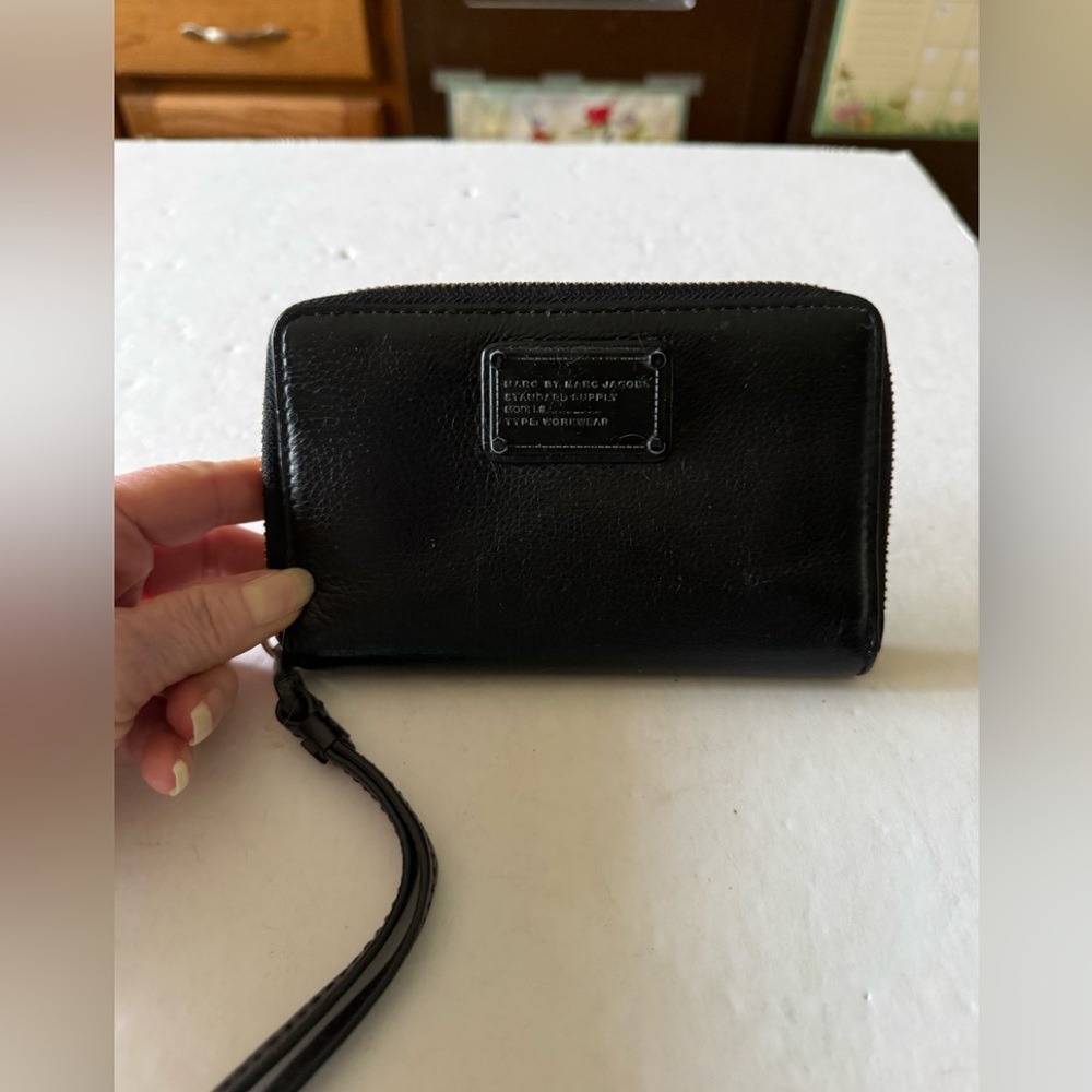Marc Jacobs Black Leather Zip Around Clutch Wristlet